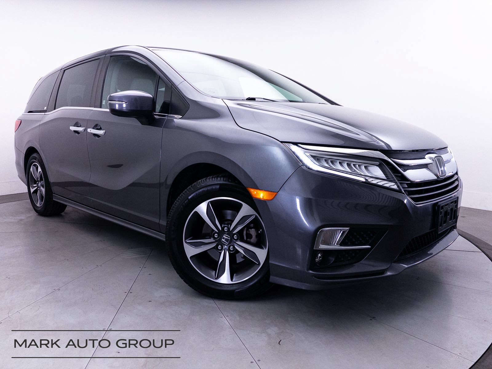 Used 2020 Honda Odyssey Touring image 1