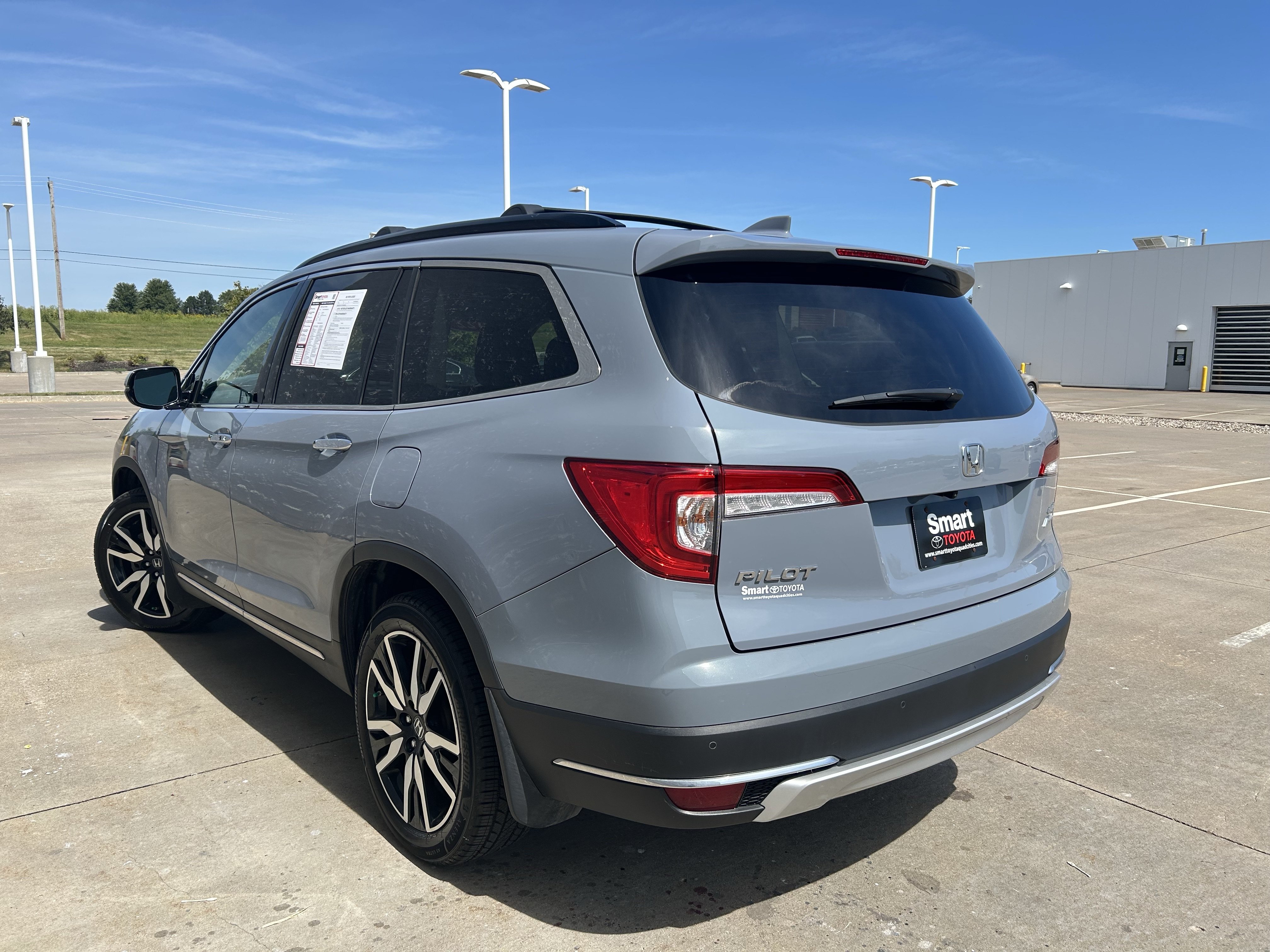 Used 2022 Honda Pilot Elite image 3