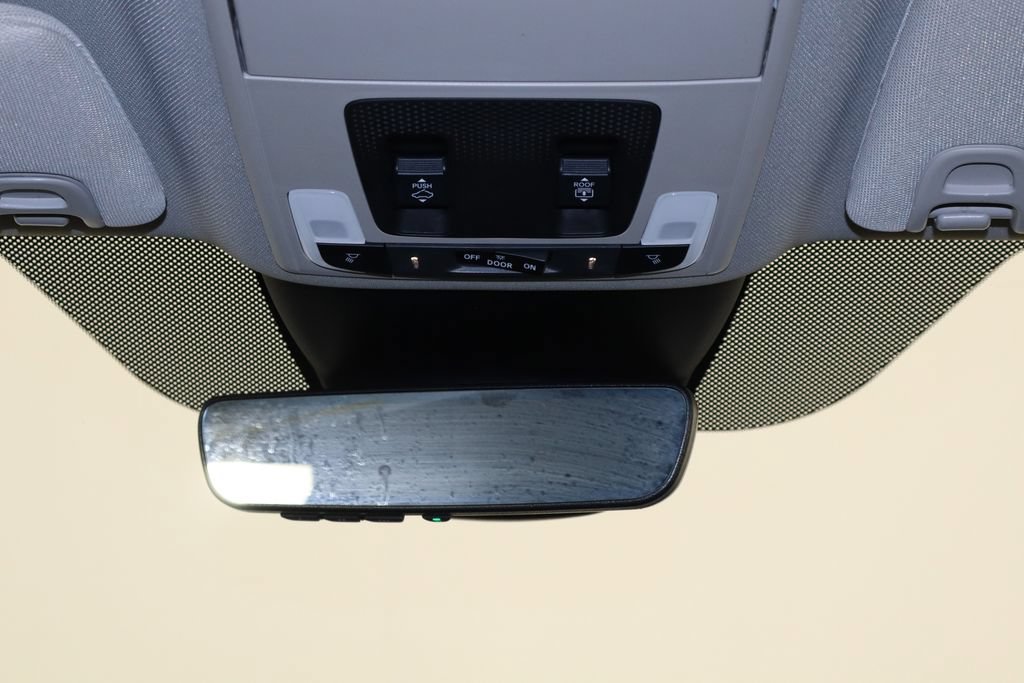 Used 2025 Honda Pilot Touring image 27