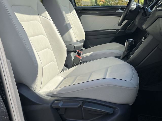 Used 2020 Volkswagen Tiguan SEL Premium R-Line w/ 3rd Row Seat Package image 19