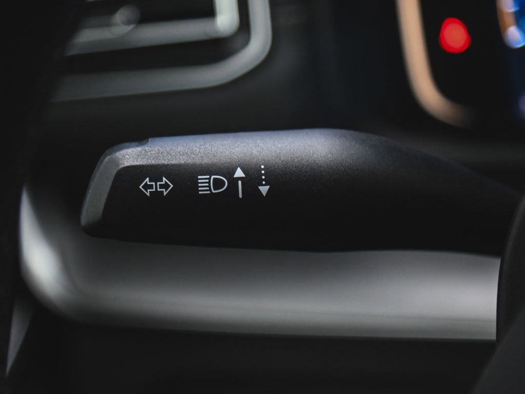 Used 2025 Jeep Wagoneer 4WD image 27