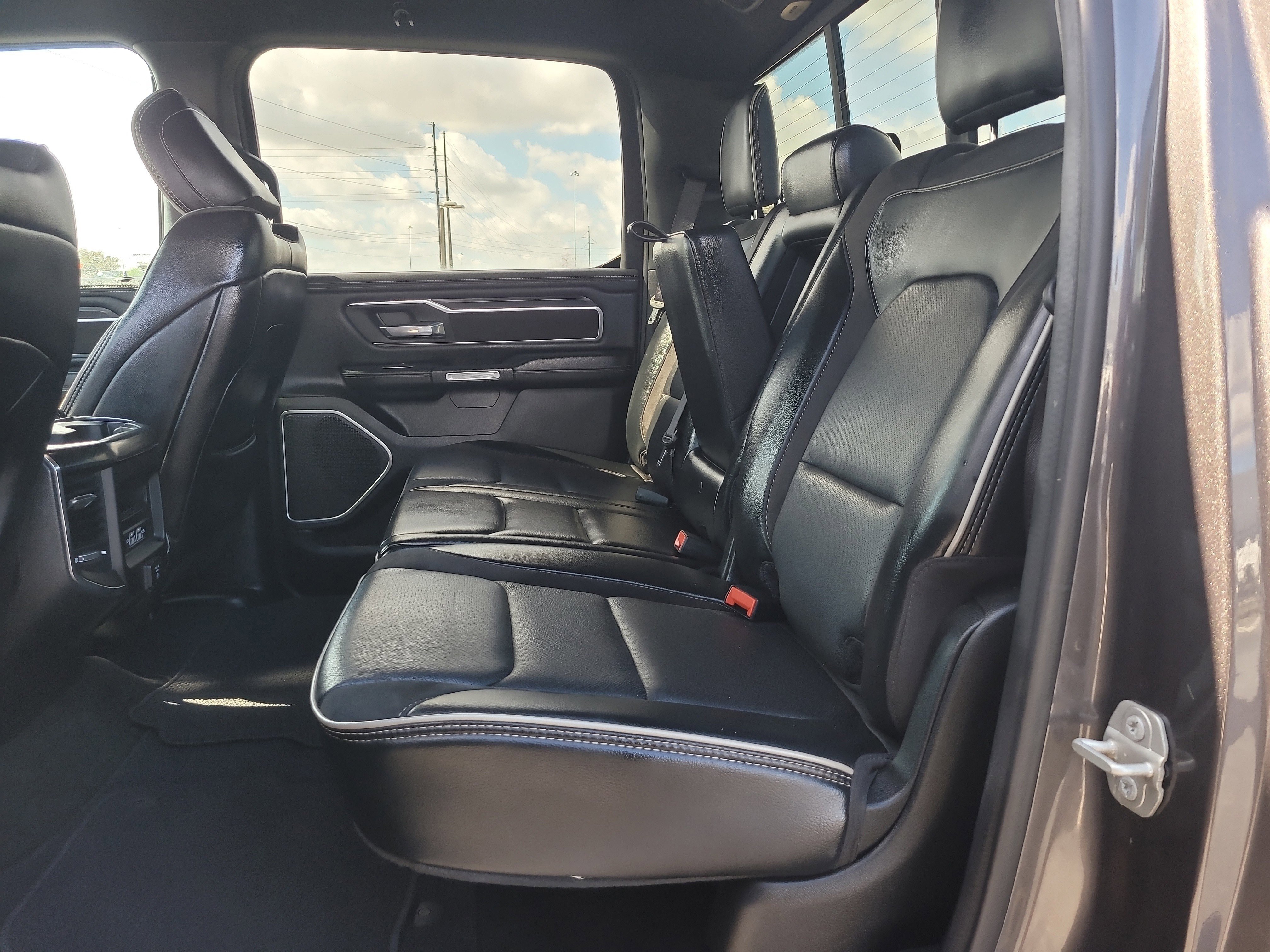 Used 2023 RAM 1500 Laramie image 12