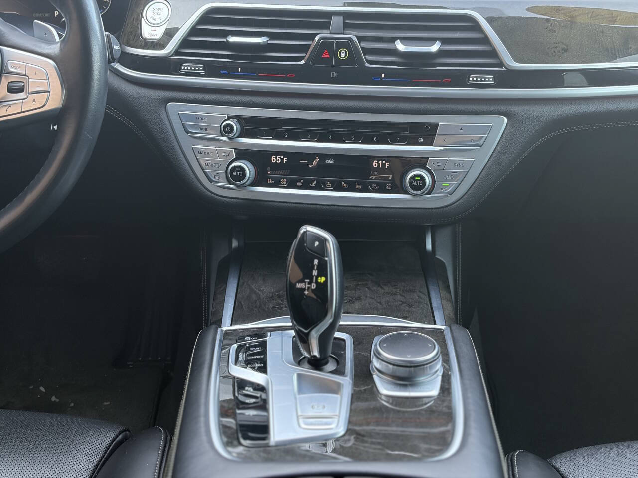 Used 2016 BMW 750i xDrive AWD/4WD image 28