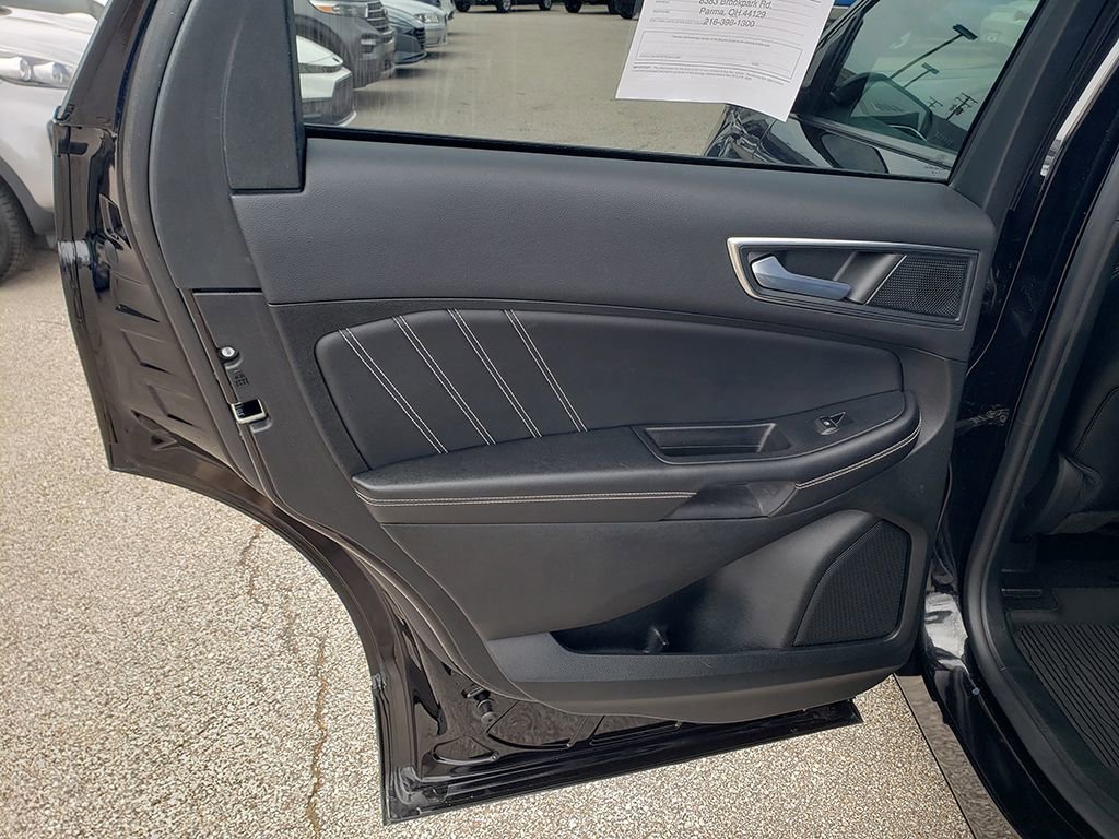 Used 2023 Ford Edge ST image 12