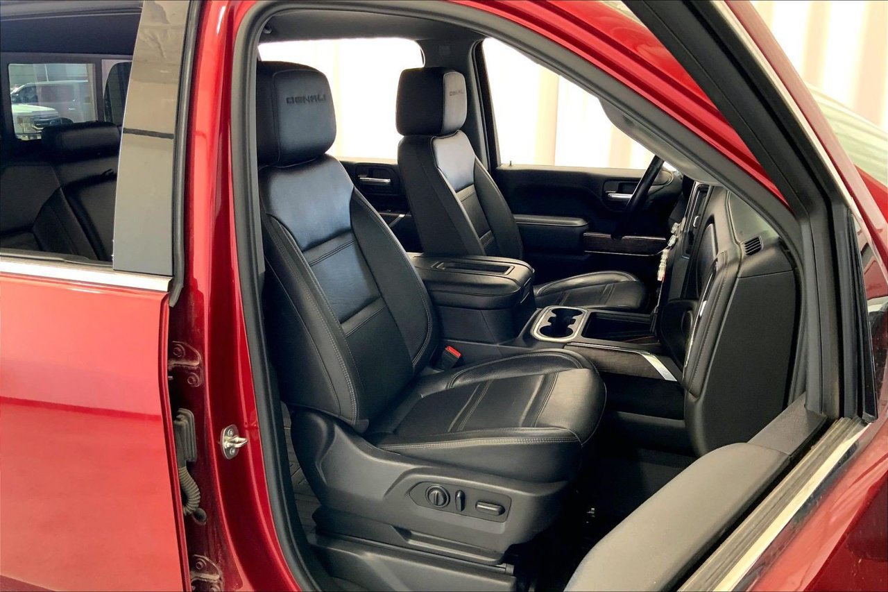 Used 2020 GMC Sierra 3500 Denali w/ Technology Package AWD/4WD image 16