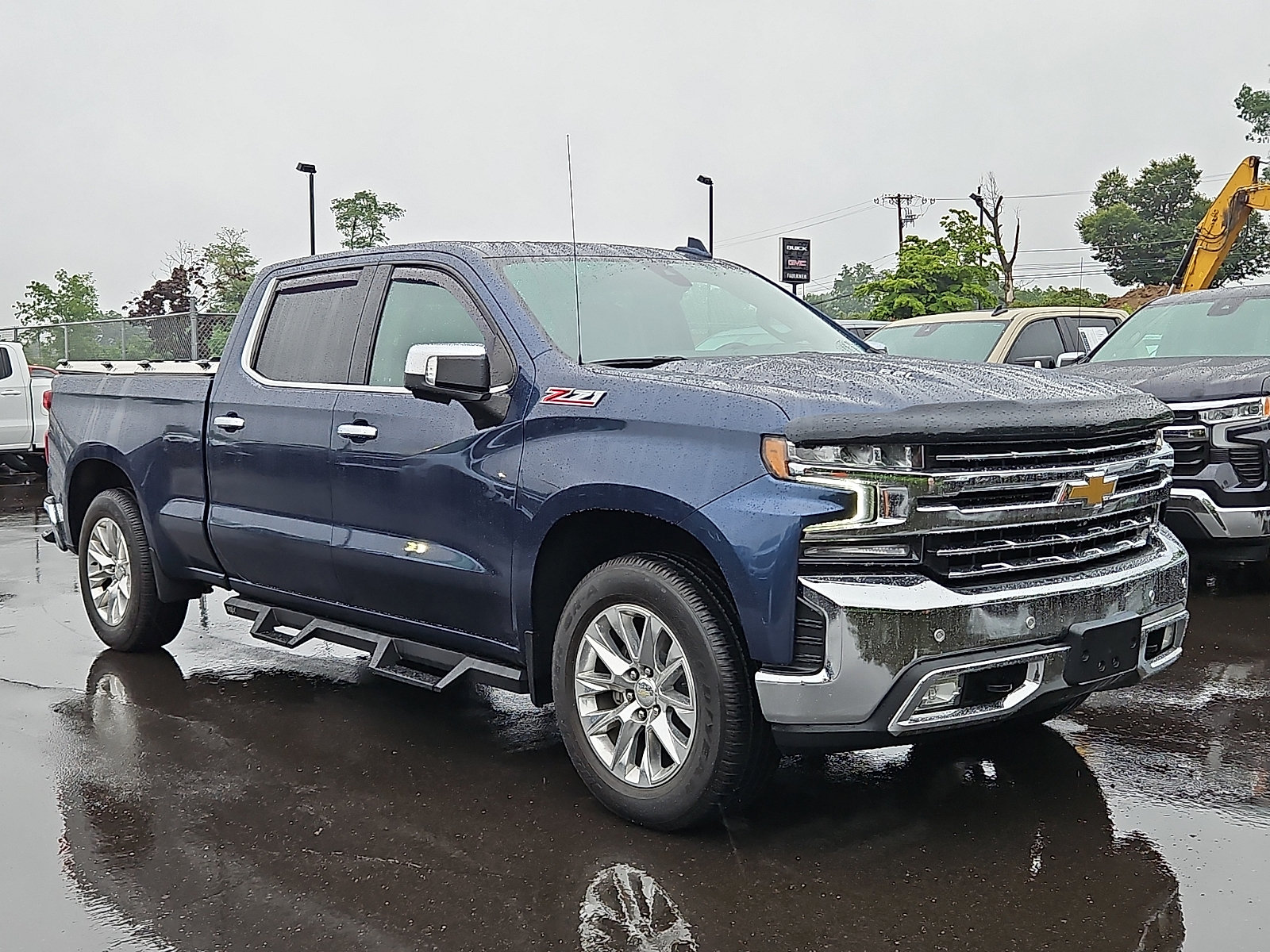 Certified 2021 Chevrolet Silverado 1500 LTZ w/ LTZ Premium Package AWD/4WD image 1