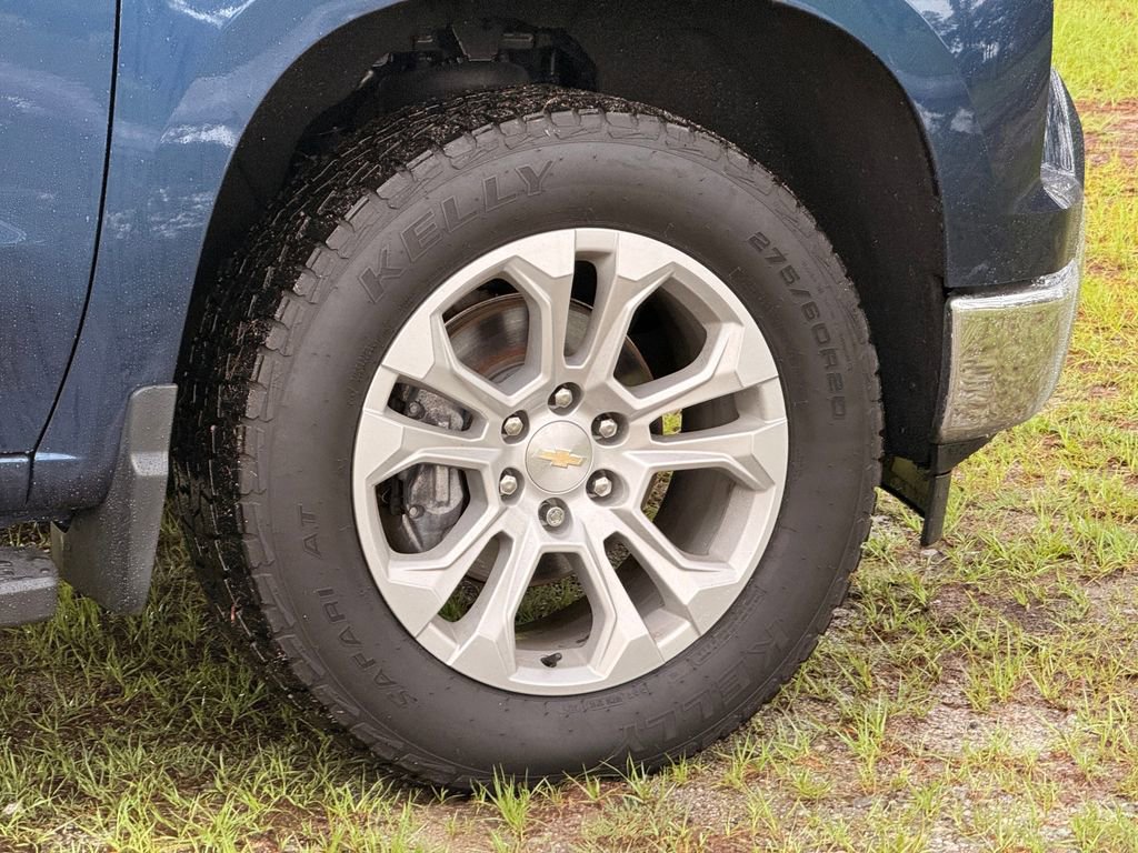 Used 2022 Chevrolet Silverado 1500 LTZ w/ Technology Package AWD/4WD image 9