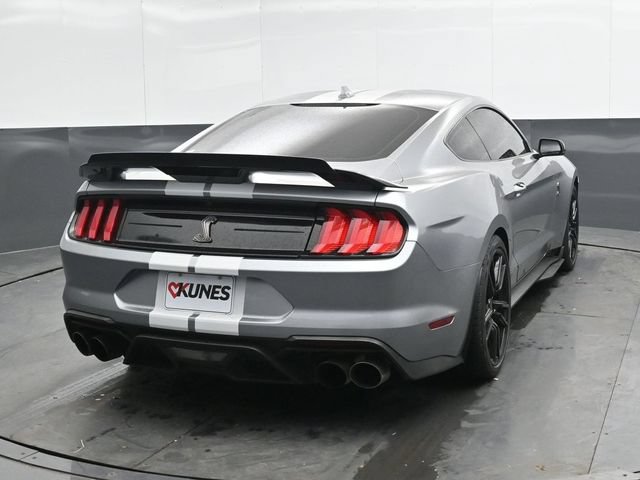 Used 2022 Ford Mustang Shelby GT500 w/ Technology Package RWD image 3