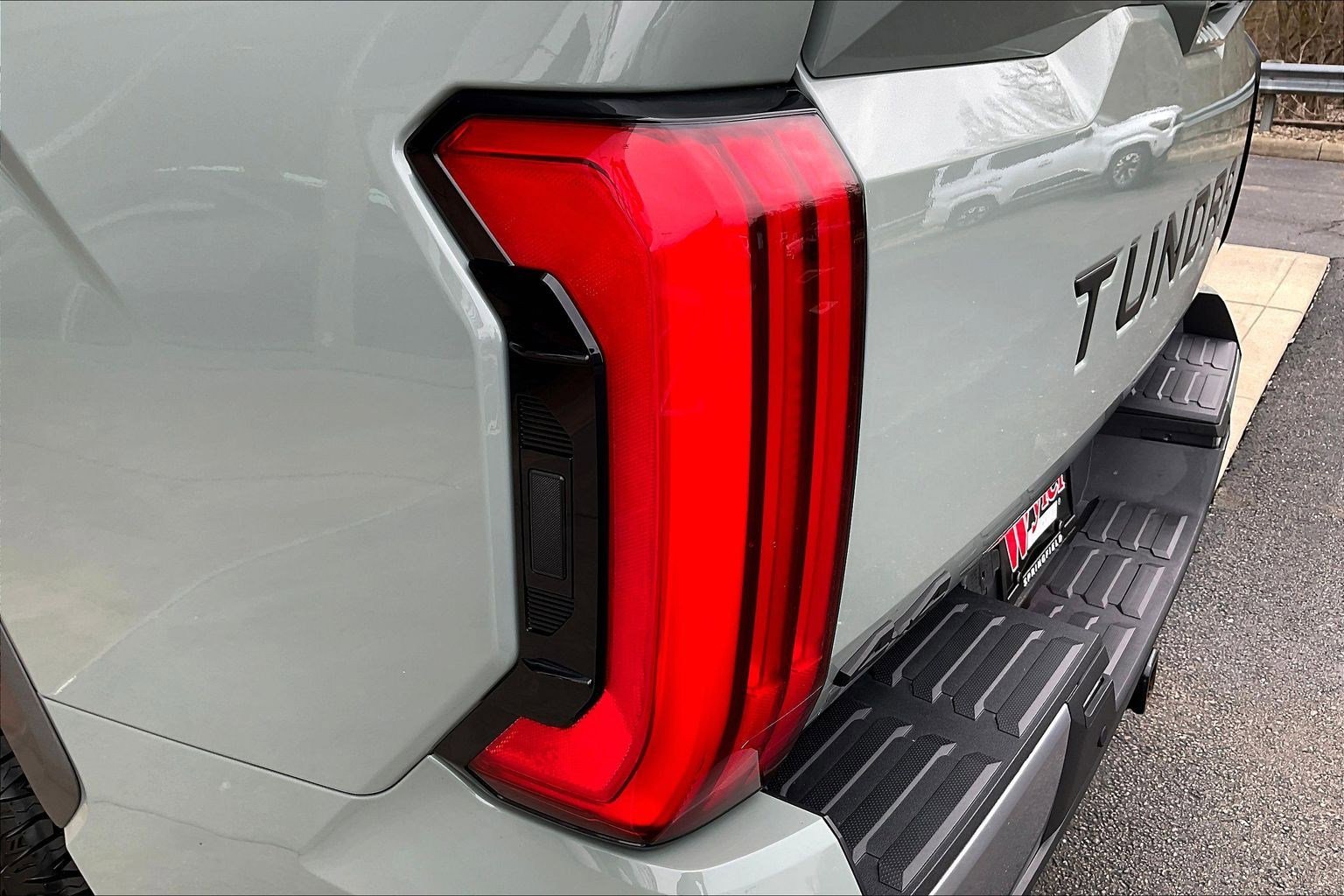 Used 2025 Toyota Tundra Limited AWD/4WD image 24