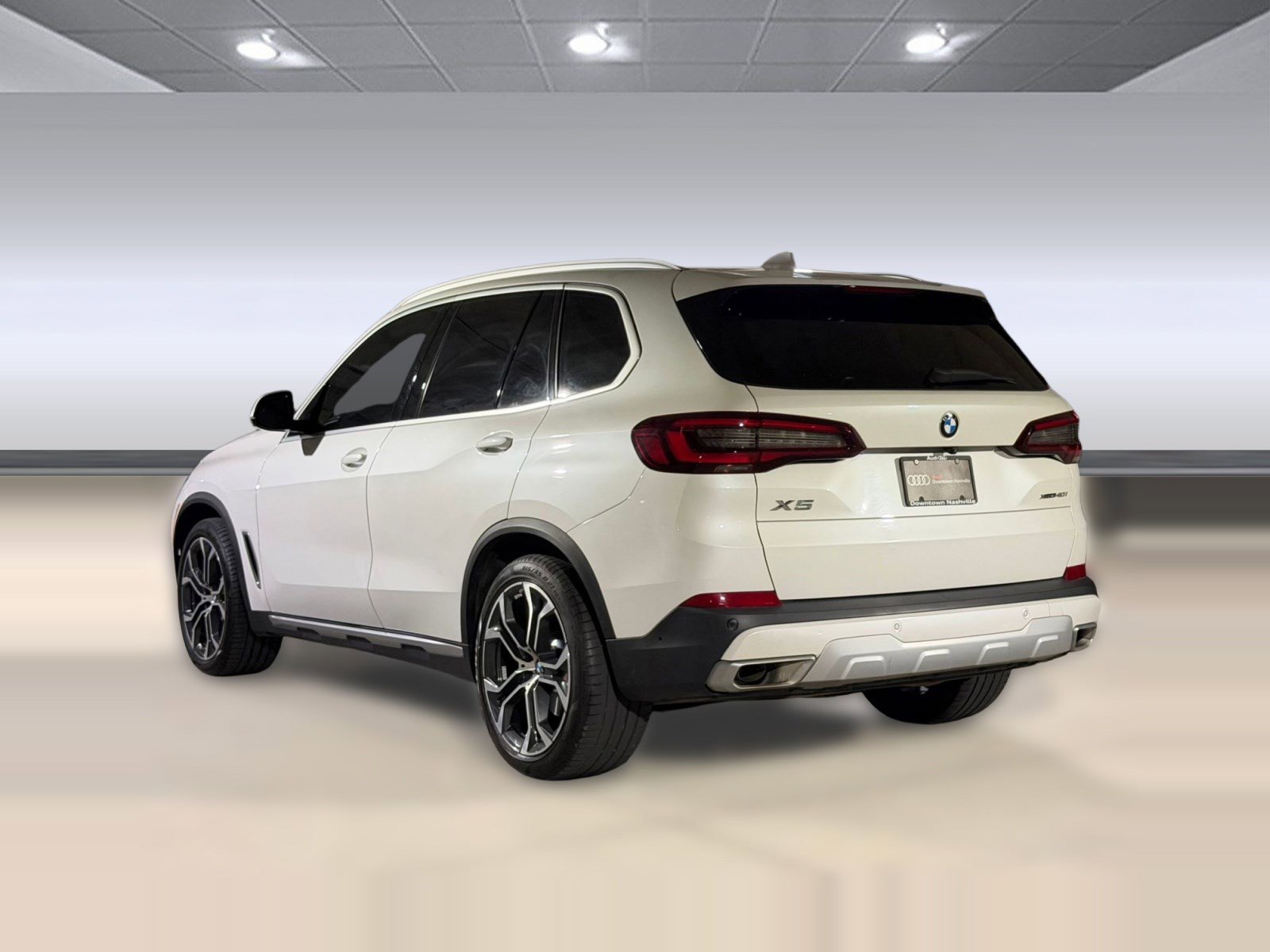 Used 2023 BMW X5 xDrive40i w/ Premium Package AWD/4WD image 3