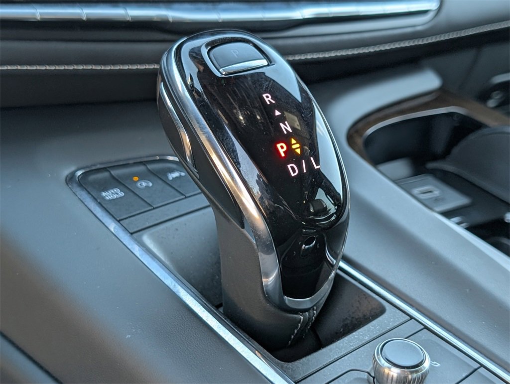 Certified 2023 Cadillac Escalade ESV Premium Luxury Platinum image 31