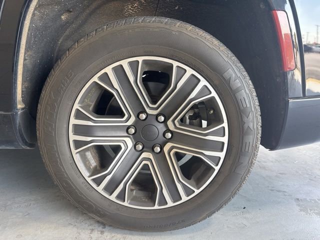 Used 2024 Jeep Wagoneer Series II w/ Flexible Seating Group image 9