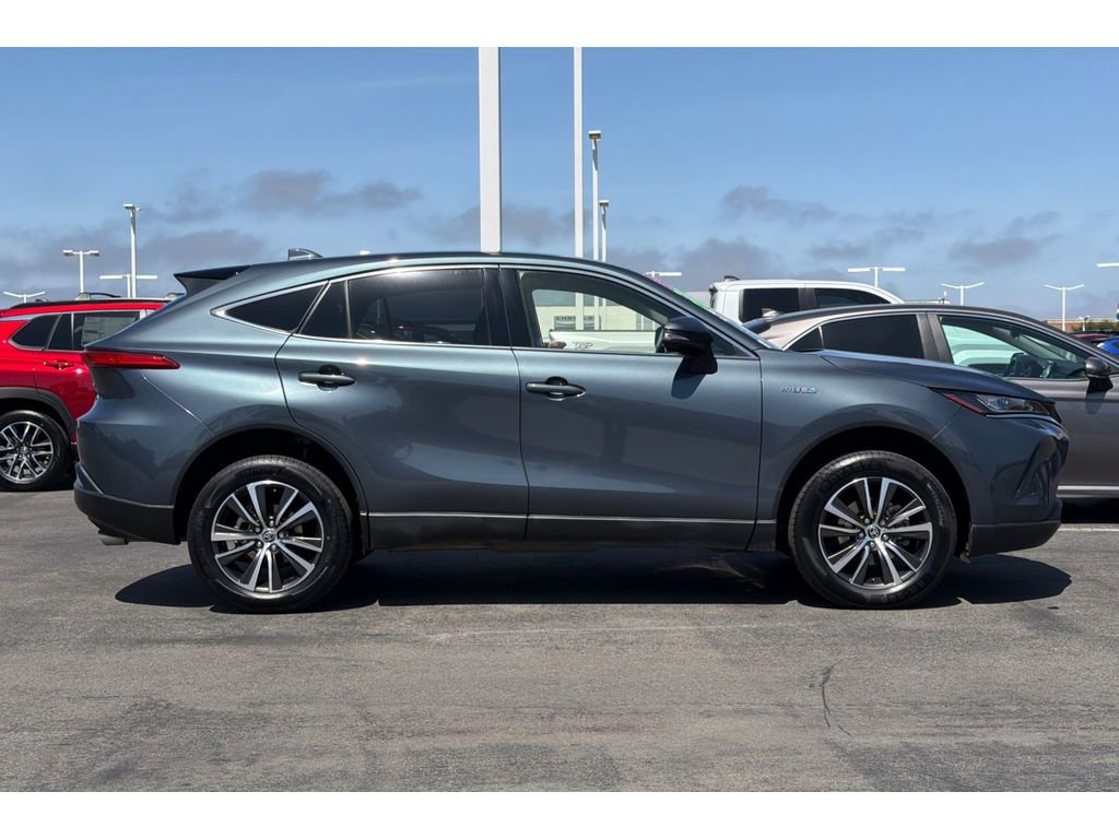 Certified 2021 Toyota Venza LE AWD/4WD image 3