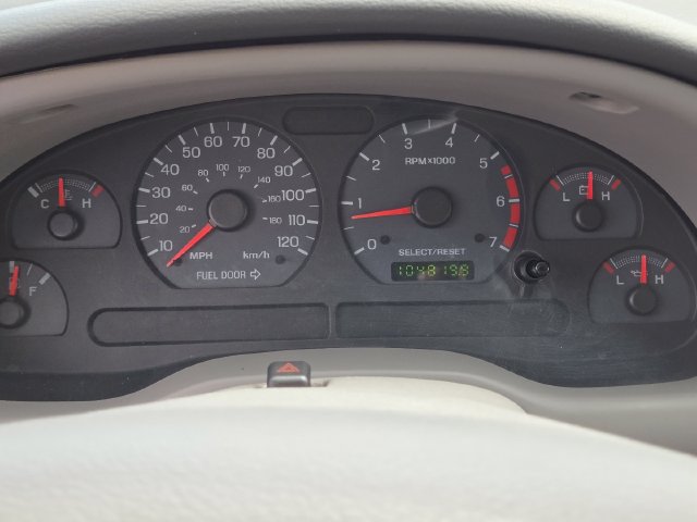 Used 2003 Ford Mustang Convertible RWD image 21