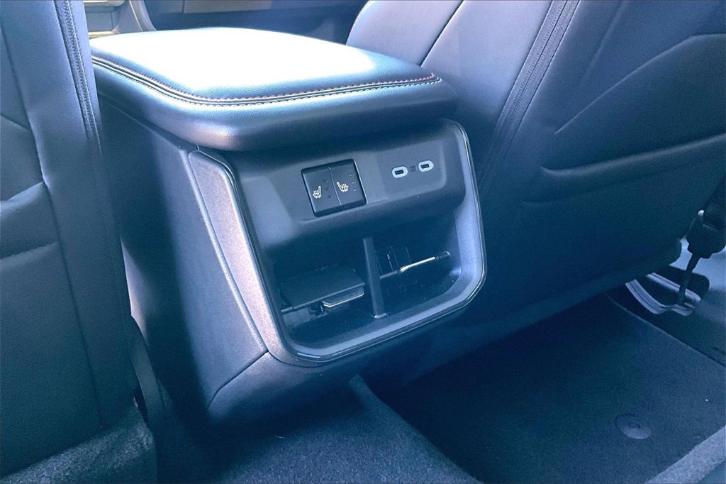 Used 2024 Dodge Charger R/T w/ Plus Group image 10