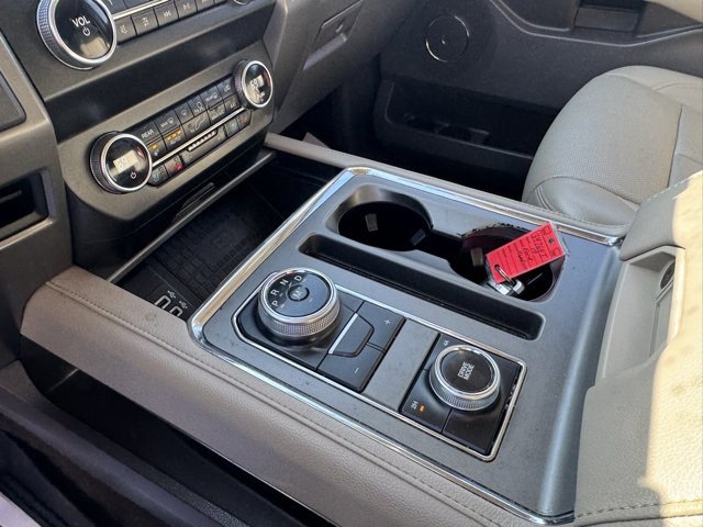 Used 2019 Ford Expedition XLT w/ Equipment Group 202A image 24