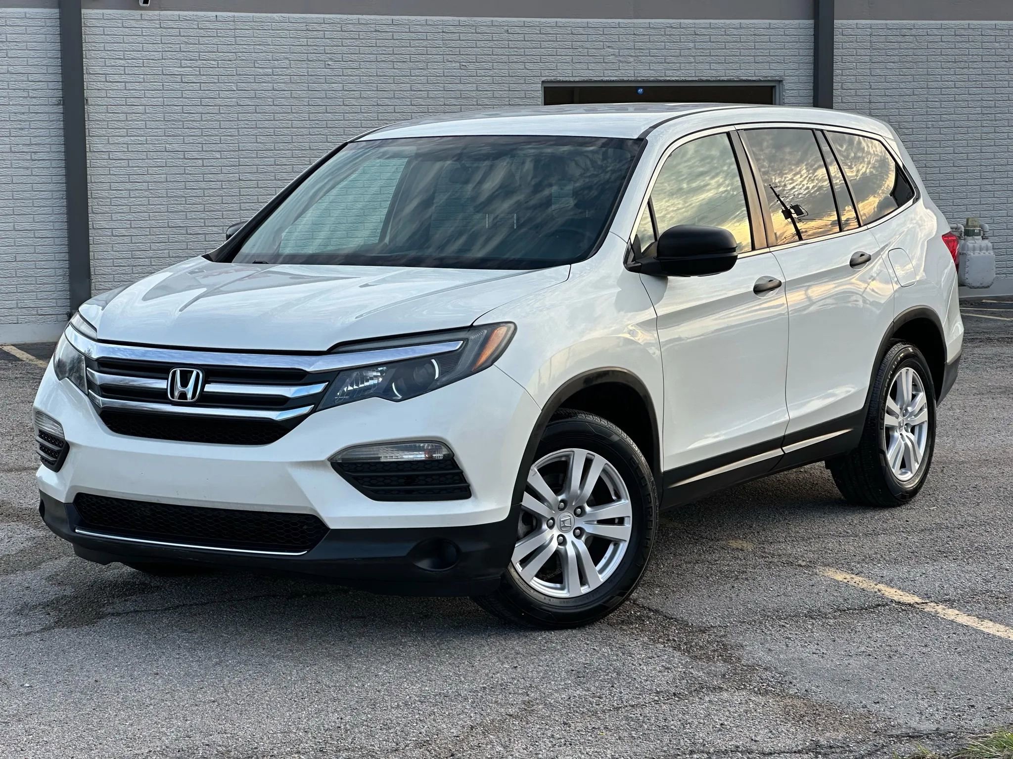 Used 2016 Honda Pilot LX image 2