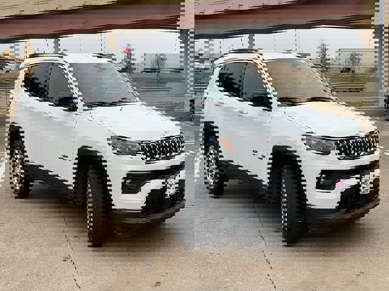 Used 2023 Jeep Compass Latitude image 4