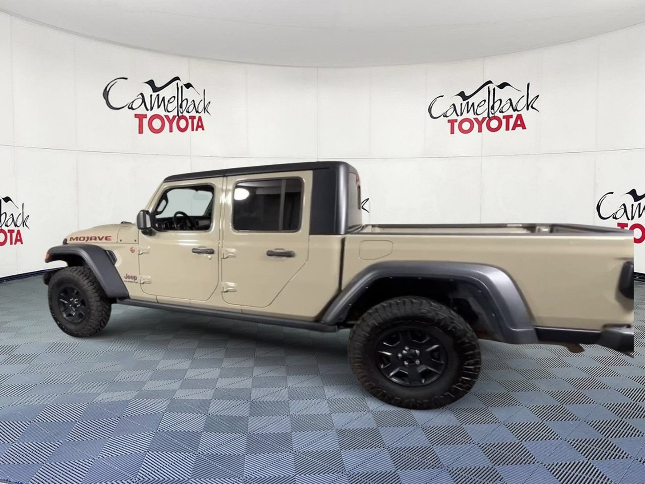 Used 2022 Jeep Gladiator Mojave w/ Trailer Tow Package AWD/4WD image 8