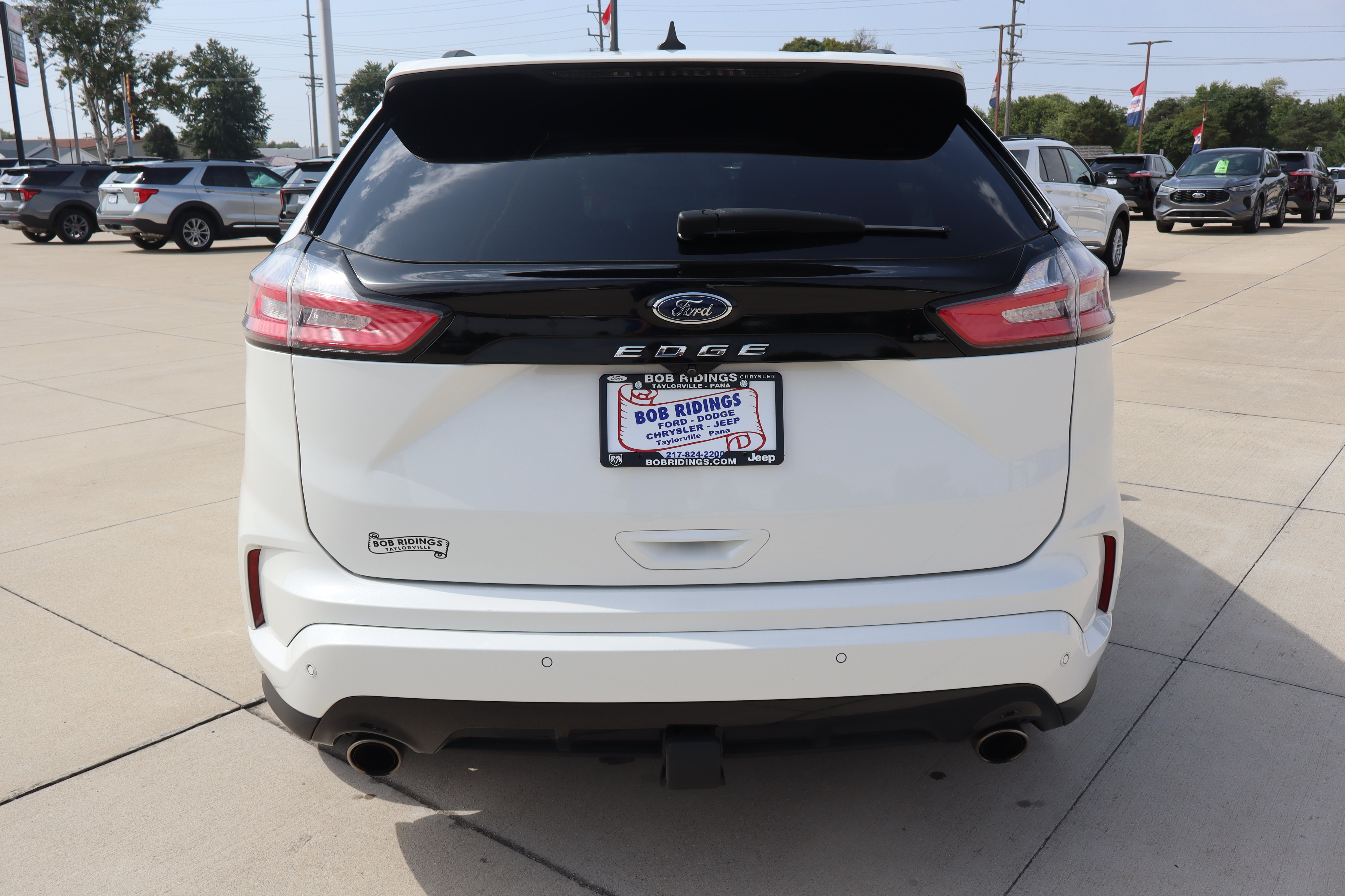 Used 2021 Ford Edge ST-Line w/ Class II Trailer Tow Package AWD/4WD image 6