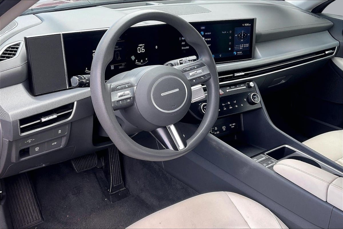 Used 2025 Hyundai Sonata SEL FWD image 14