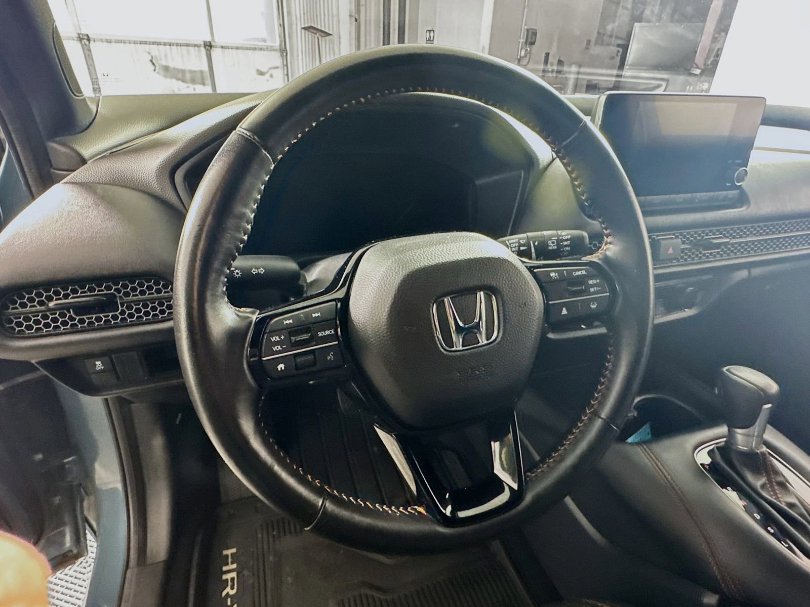 Used 2025 Honda HR-V Sport image 9