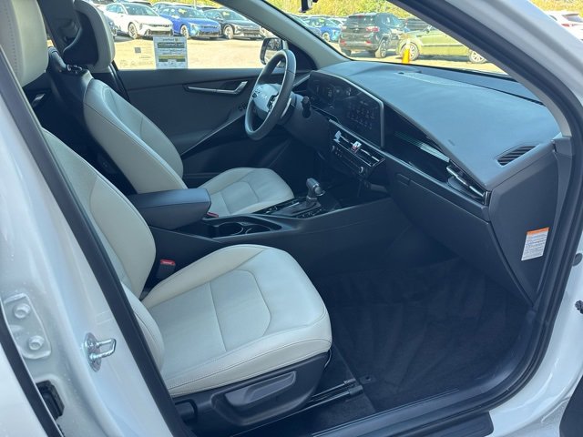 Certified 2024 Kia Niro EX Touring image 19