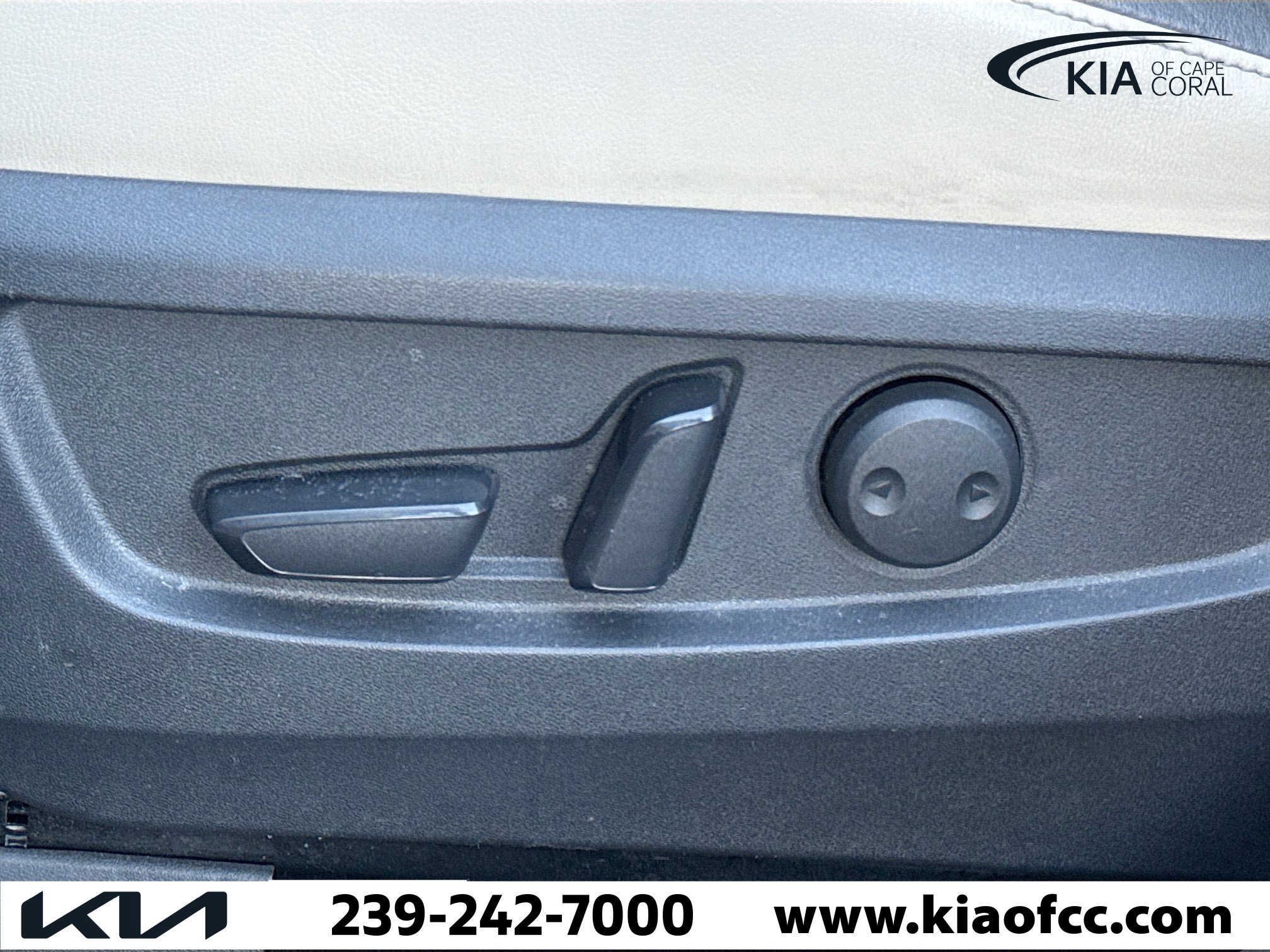 Used 2020 INFINITI QX50 Essential w/ Convenience Package image 23