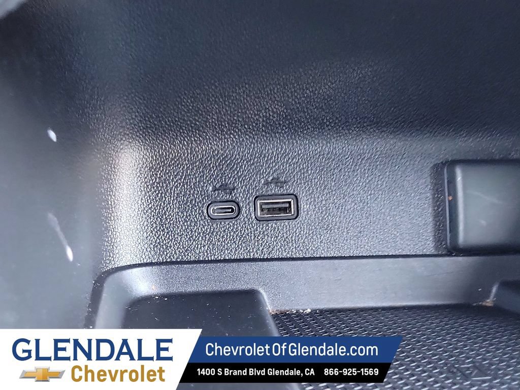 Certified 2025 Chevrolet Traverse LT FWD image 29