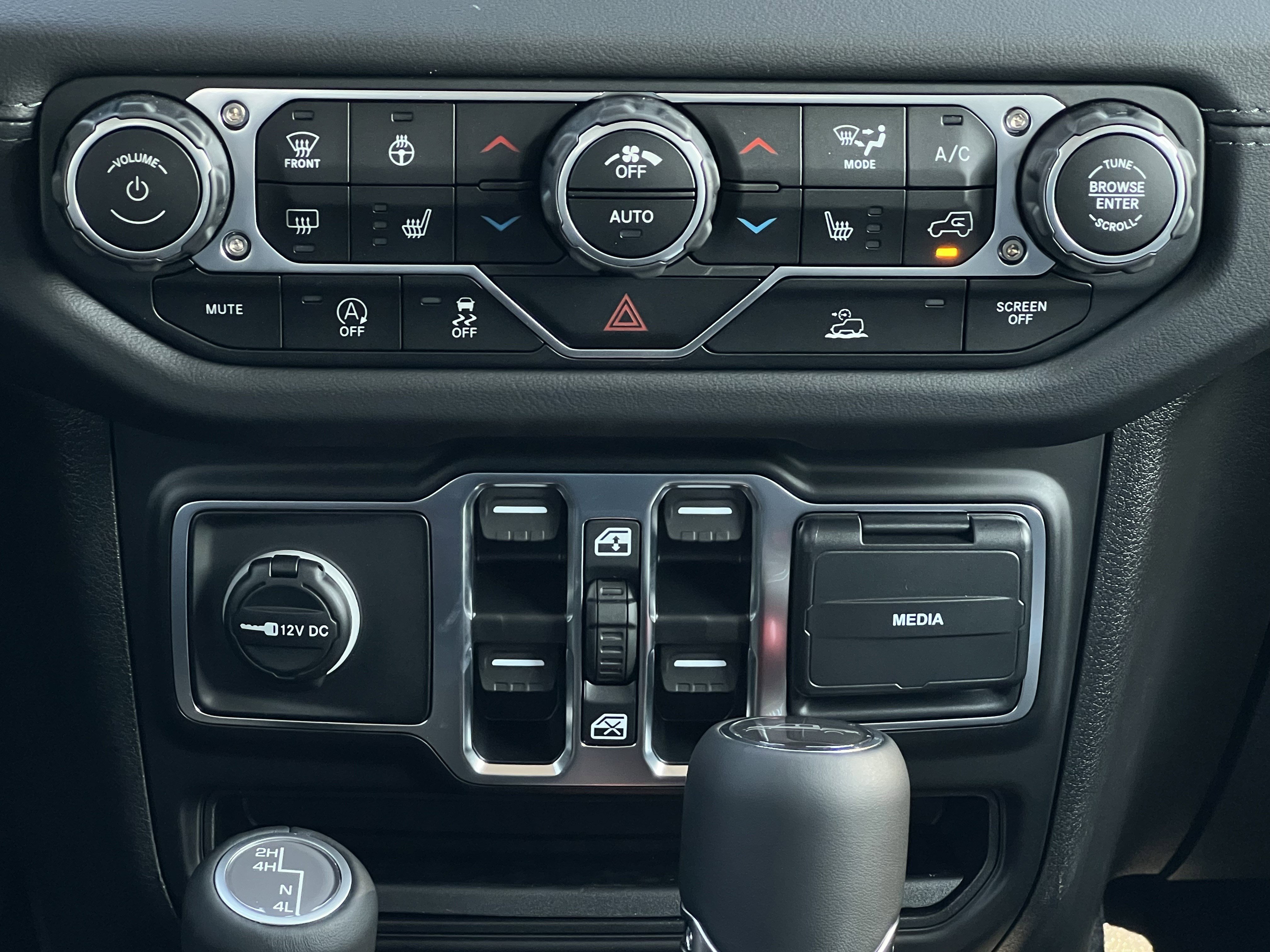 New 2025 Jeep Gladiator Sport image 18