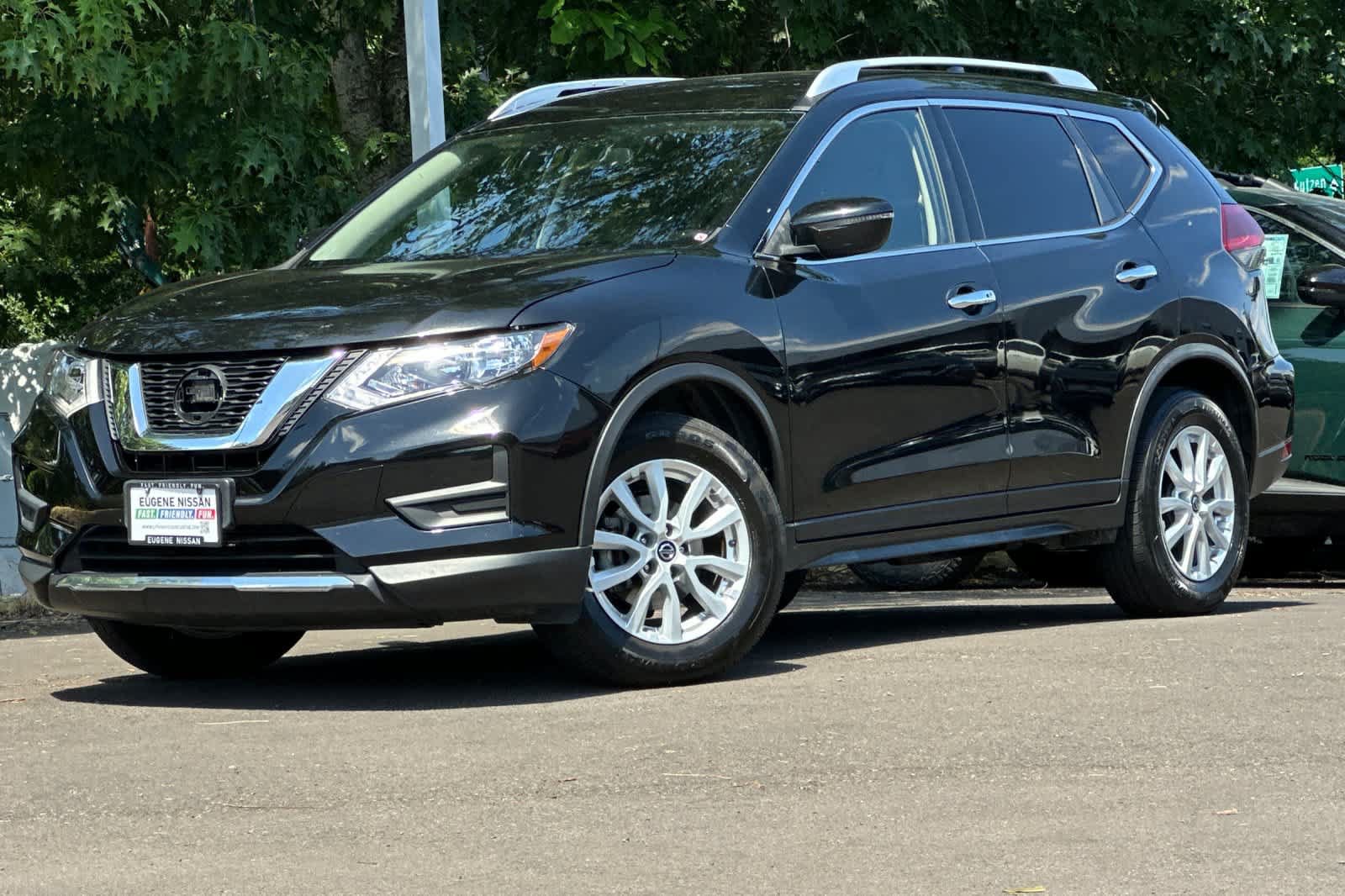 Used 2020 Nissan Rogue SV FWD image 1