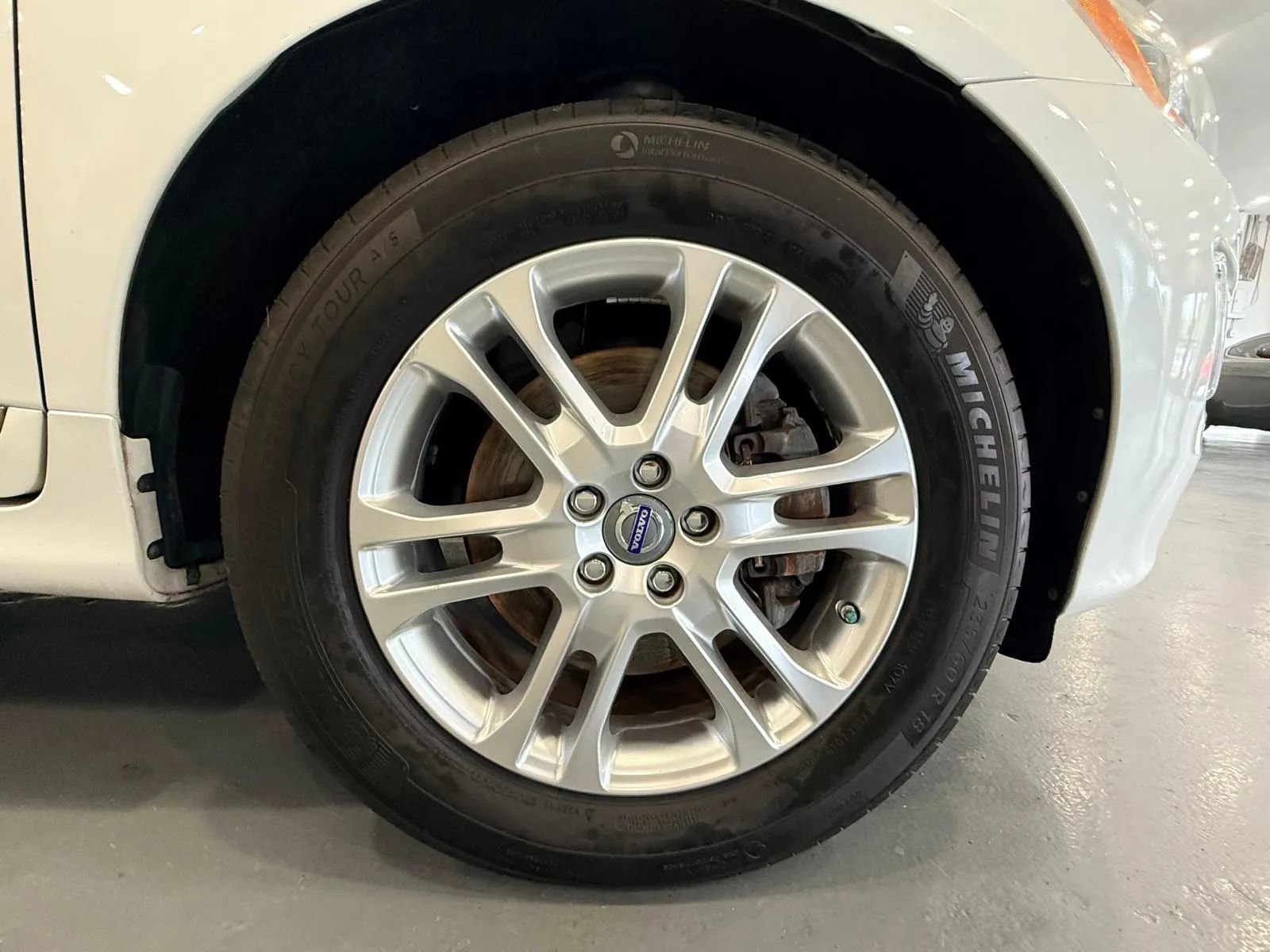 Used 2015 Volvo XC60 T5 Premier image 32