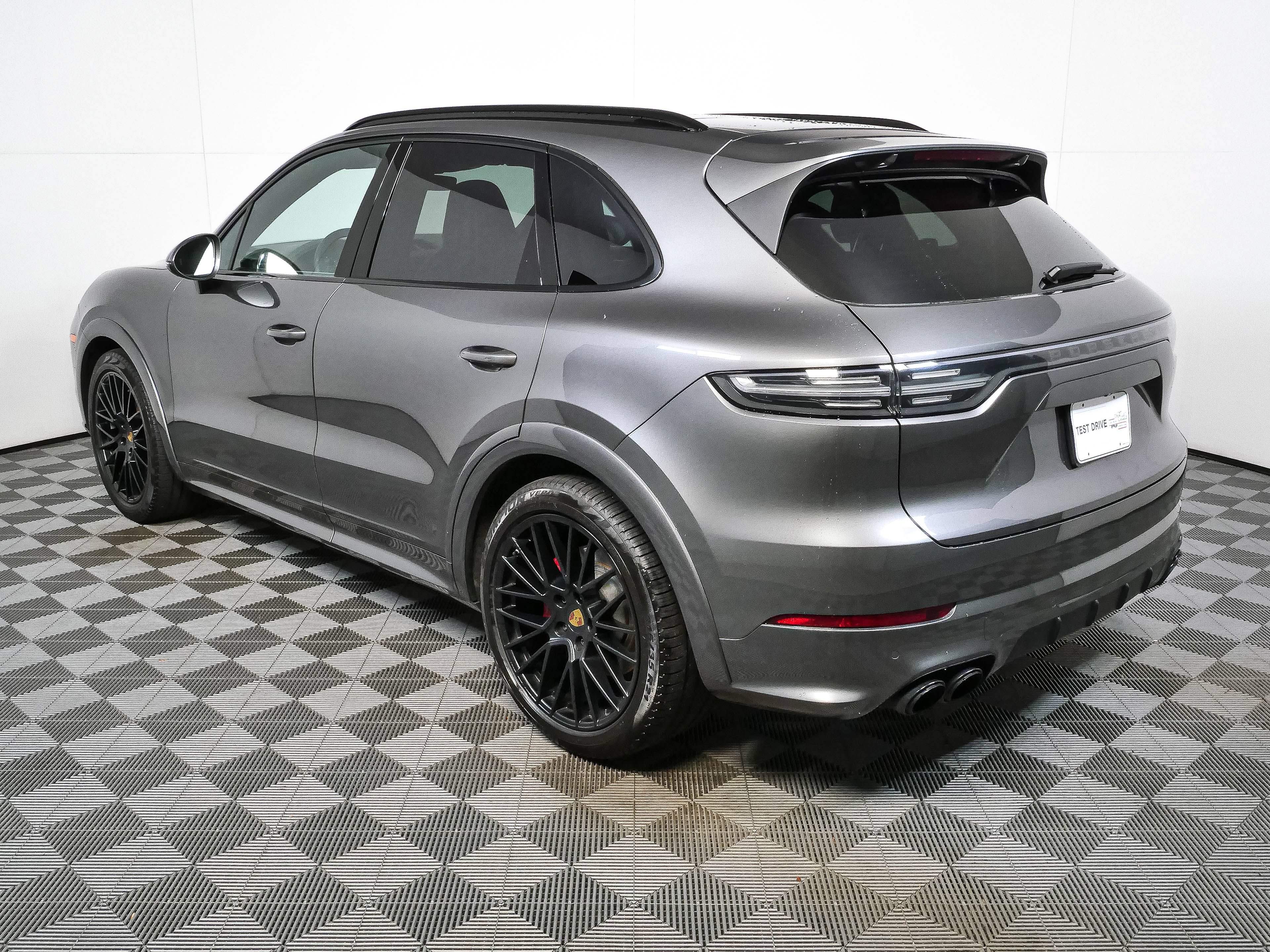 Certified 2023 Porsche Cayenne GTS w/ Premium Package AWD/4WD image 3