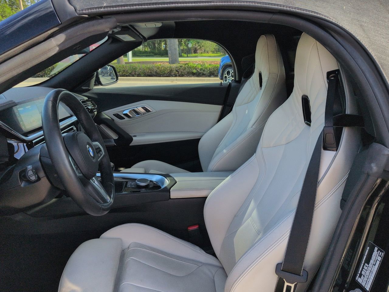 Used 2025 BMW Z4 M40i w/ Edition RWD image 12