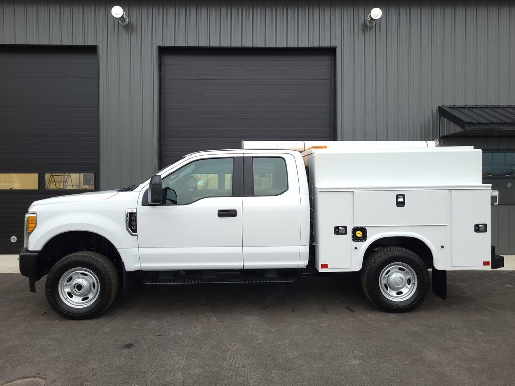 Used 2017 Ford F250 XL w/ Snow Plow/Camper Package