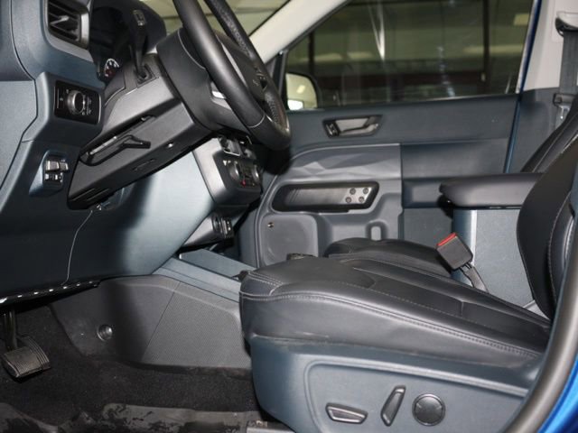 Used 2024 Ford Maverick Lariat w/ Black Appearance Package image 12