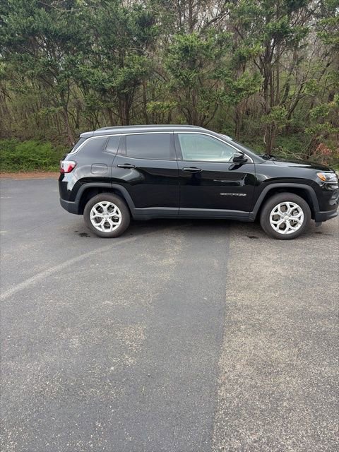Used 2024 Jeep Compass Latitude image 5