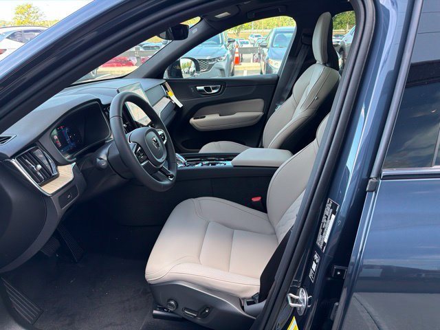 New 2027 Volvo XC60 B5 Core AWD/4WD image 12