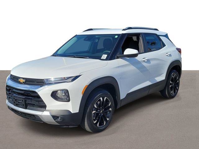 Used 2022 Chevrolet TrailBlazer LT w/ Convenience Package AWD/4WD image 2