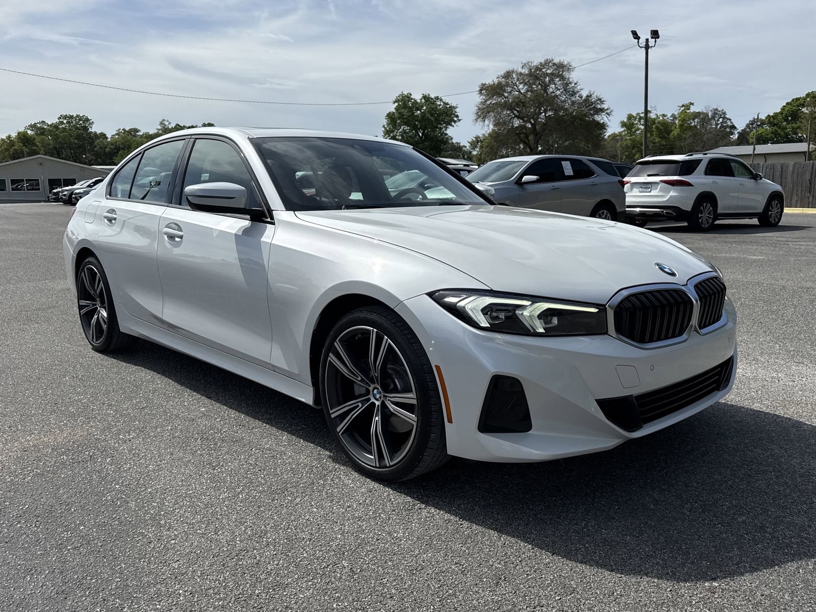 Used 2023 BMW 330i Sedan w/ Premium Package RWD image 7