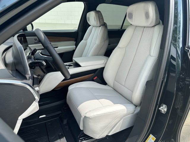 New 2026 Cadillac Vistiq Luxury w/ LPO, Floor Liner Package image 12