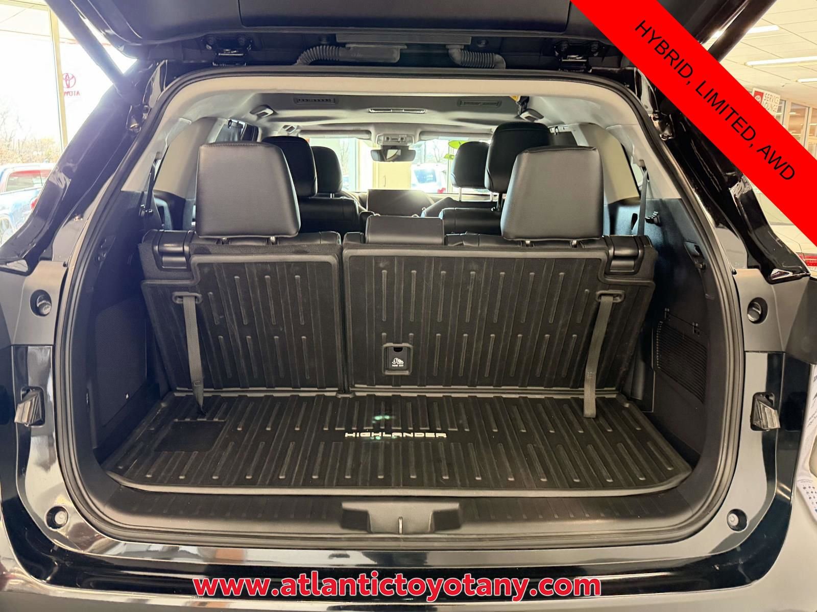 Used 2024 Toyota Highlander Limited image 6