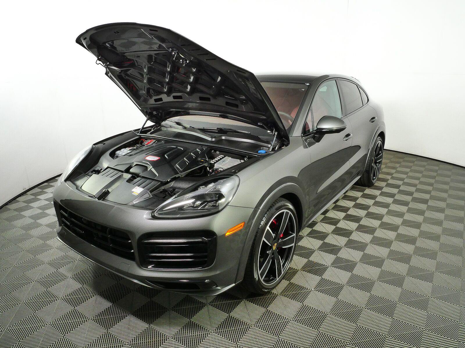 Used 2023 Porsche Cayenne GTS AWD/4WD image 30