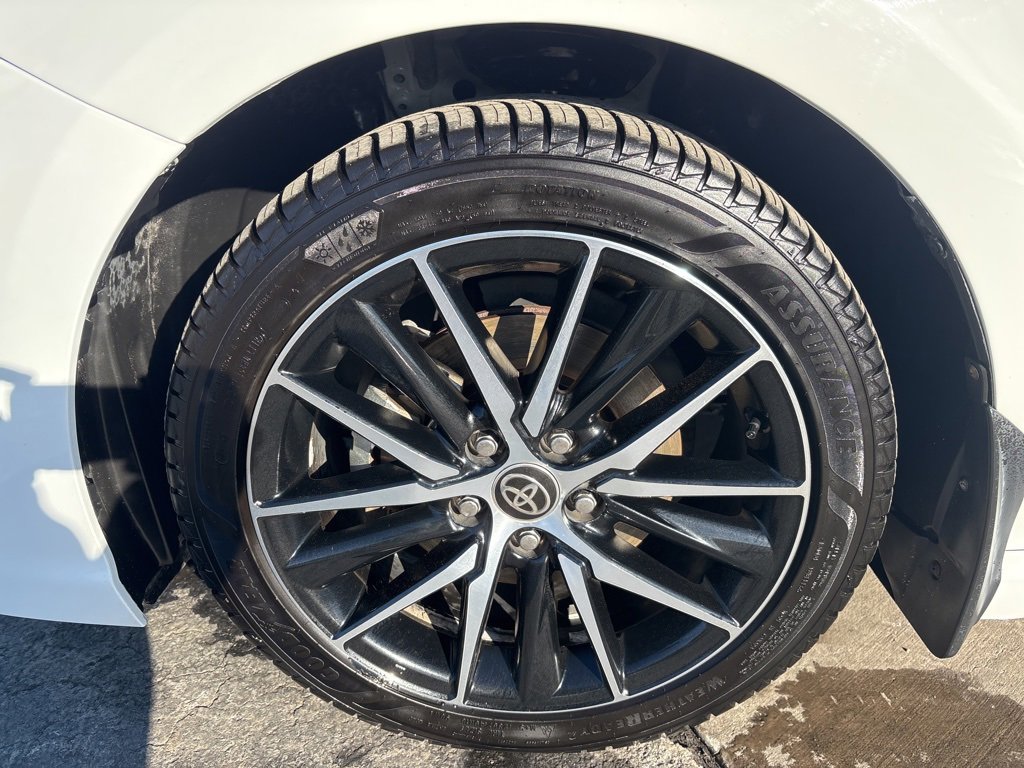 Used 2023 Toyota Camry SE w/ Cold Weather Package image 11