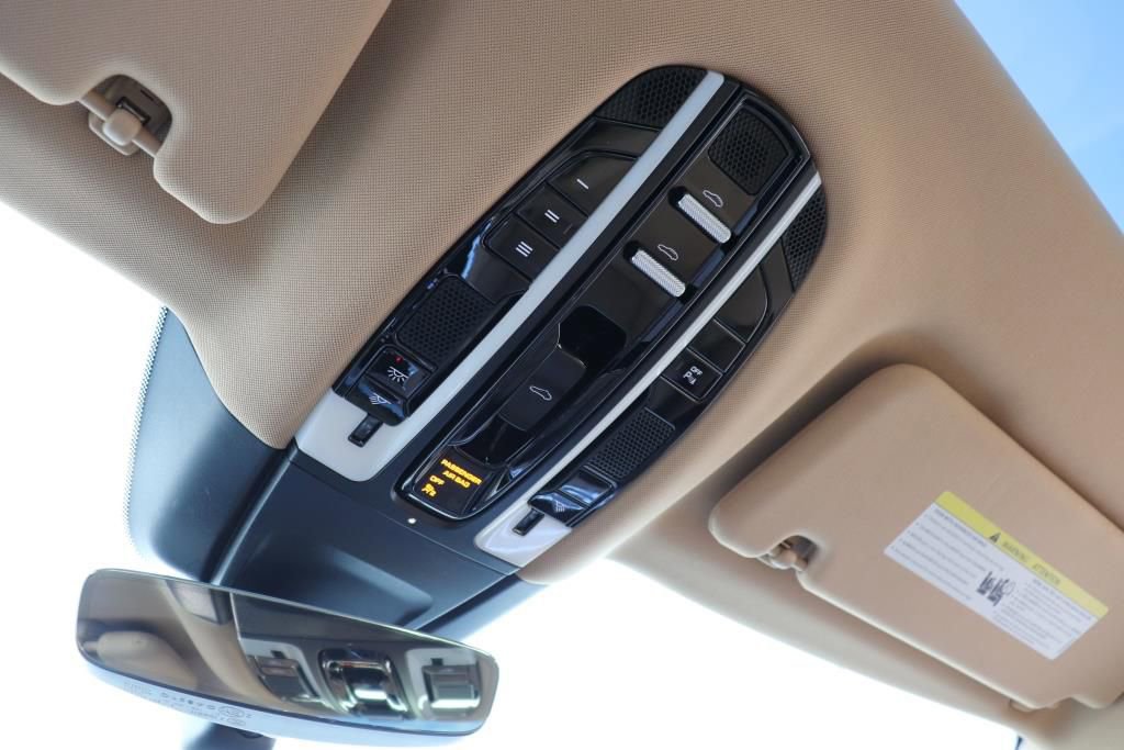 Used 2018 Porsche Panamera 4 image 59