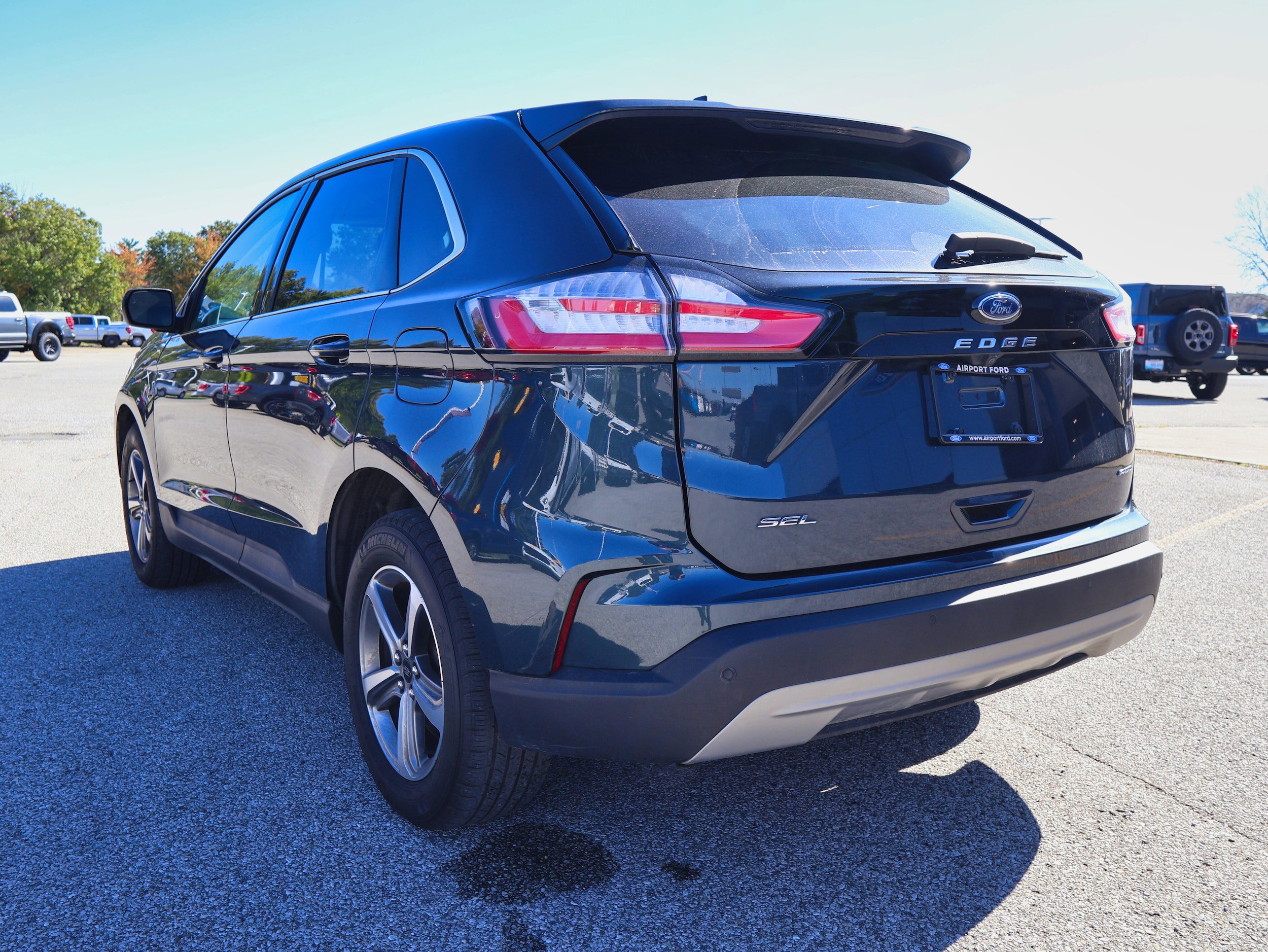 Used 2024 Ford Edge SEL w/ Convenience Package image 3