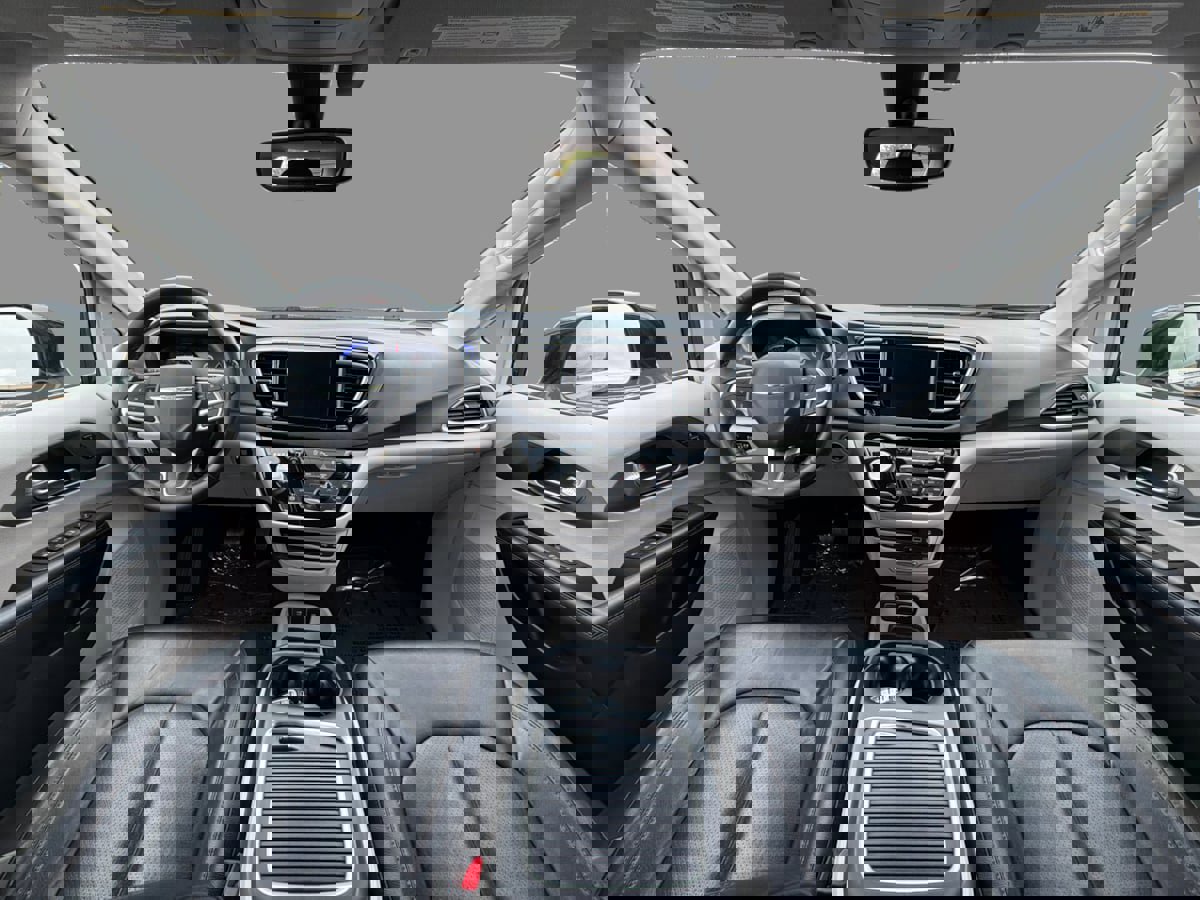 Used 2020 Chrysler Pacifica Touring-L Plus image 22