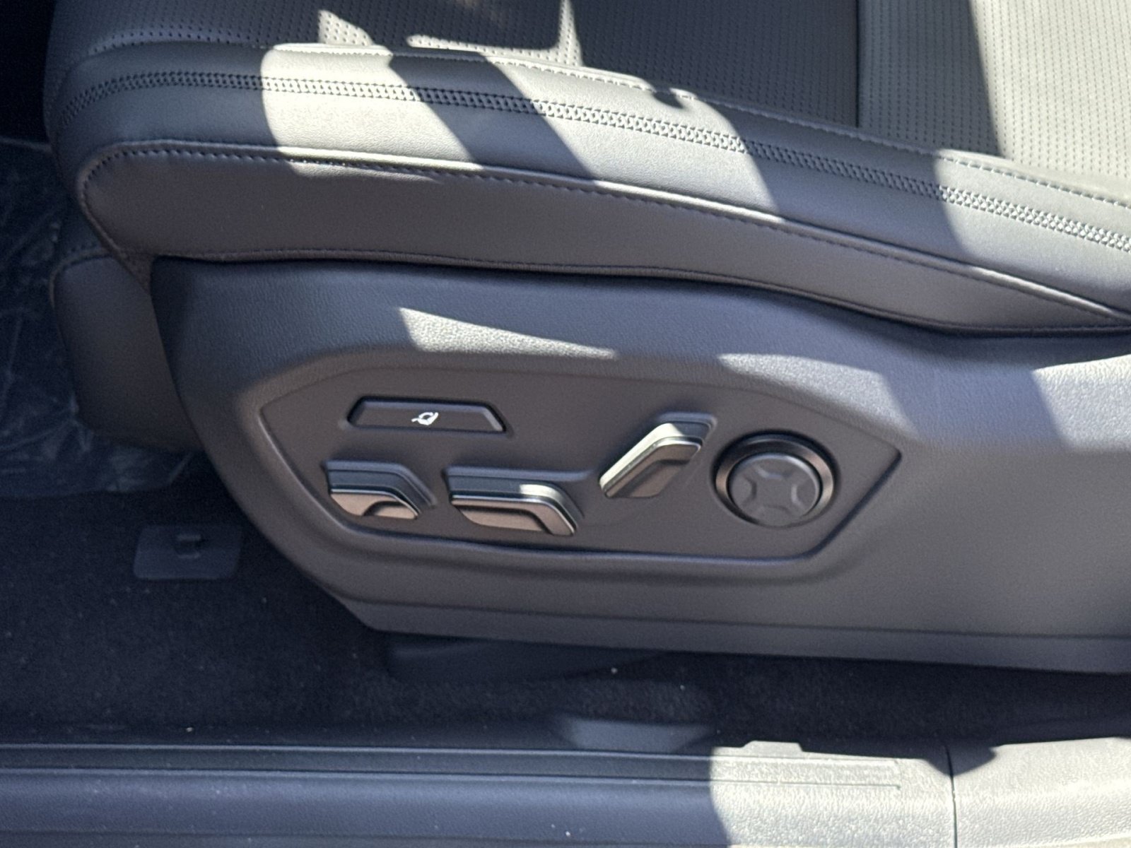 New 2027 Hyundai Santa Fe Calligraphy FWD image 14