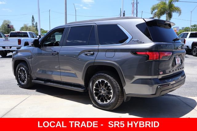 Used 2025 Toyota Sequoia SR5 w/ SR5 Premium Package AWD/4WD image 6