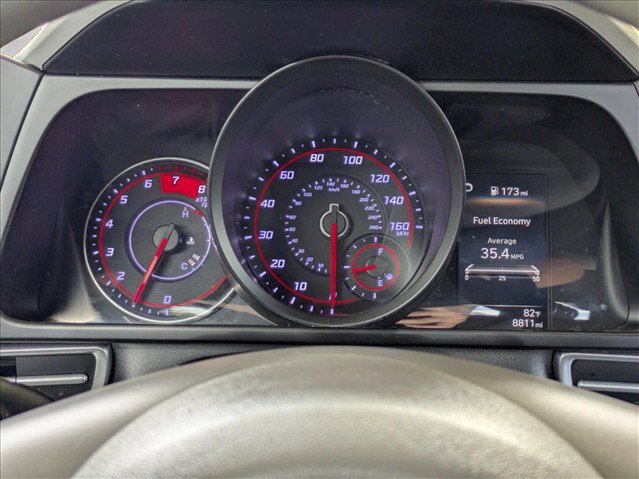 Used 2023 Hyundai Elantra SEL FWD image 3